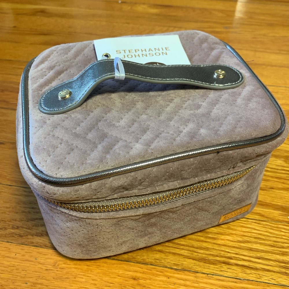 STEPHANIE JOHNSON WOMEN'S MILAN LOUISE TRAVEL CASE PURSE, DUSTY PLUM ONE SIZE